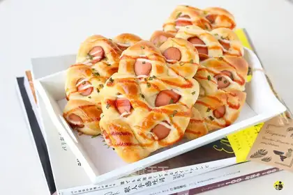 Wheat pretzels bread