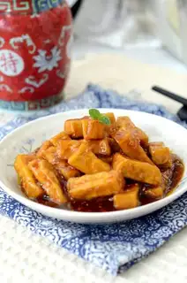 Sugar sesame tofu