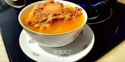 Tomato cowtail soup