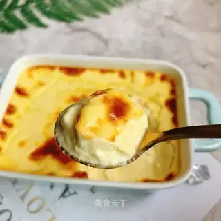 Milky caramel pudding