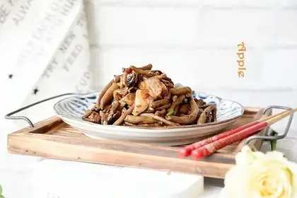 A dry pot of tea and mushrooms