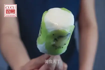 Fruit yogurt popsicle