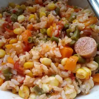 A pot of tomato vegetables
