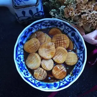 Sweet almond mushrooms