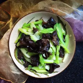 Celery fried wood