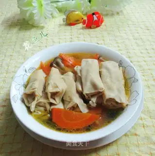 Crab mushrooms, carrots, noodles