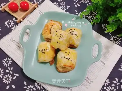 Cheese sausage rolls