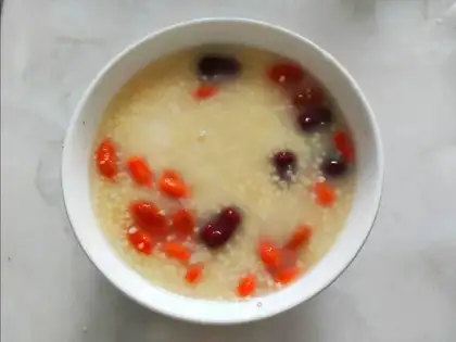 Feeding rice porridge