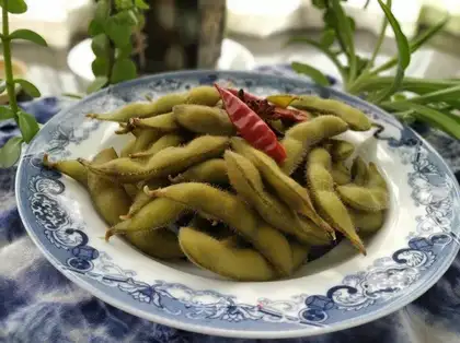 Pepper peppers, salty beans