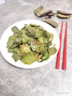 Fried lentils
