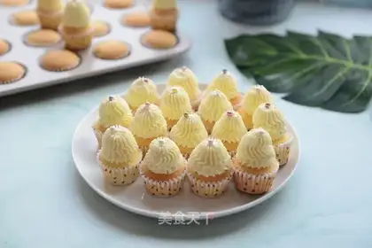 Mini cream cake