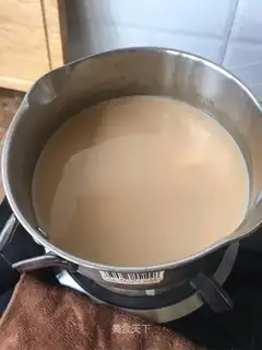Caramel milk tea