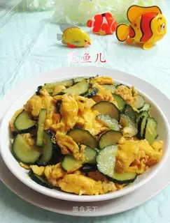 The cucumber fried duck eggs