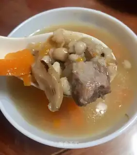 Li Li'l Long Bone soup