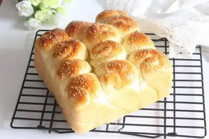 ♪ Bread at the bottom of honey