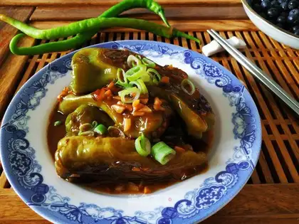 Tied pepper