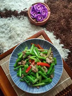 Four-season bean fried meat
