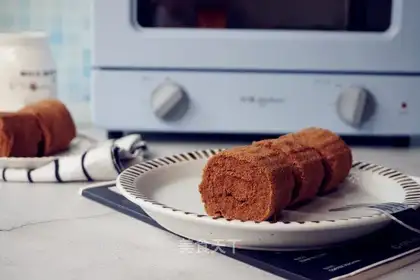Coca-Cake roll