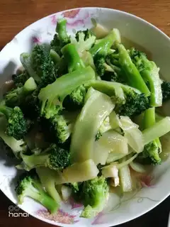 Fried broccoli