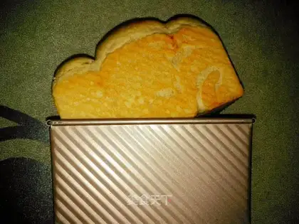 Big-haired creamed toast