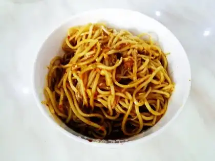 Old Chengdu's red noodles