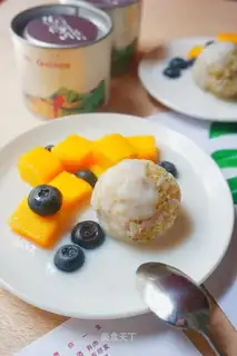 Fruit coconut quinoa
