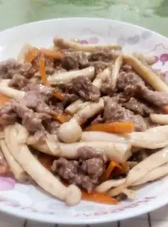 Beef fried sea mushrooms