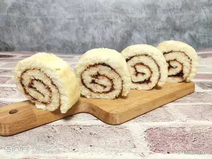 Blueberry cake roll