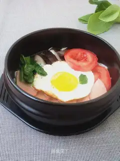 Stone pot noodles