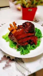 Red-burned elbows