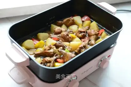 Chicken wings and potatoes