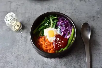 Rock pots of rough rice and quinoa