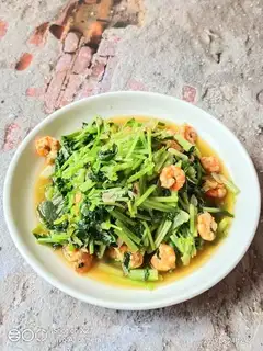 Celery and shrimp