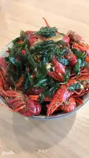 A cool 13-smelt lobster