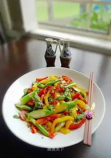 Attractive color stir-fry