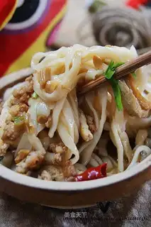 Shaanxi noodles with minced meat