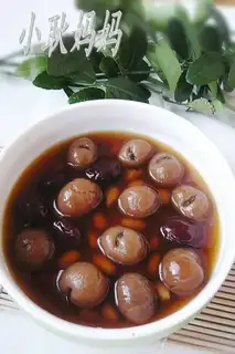 Longan, red dates and peanut soup