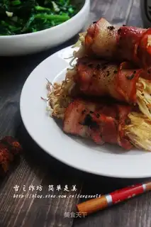 Bacon and mushroom sesame roll
