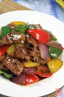 stir-fried sirloin beef with black pepper