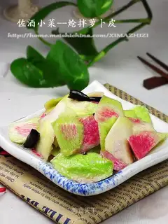 Stir radish skin in a stir-fried manner
