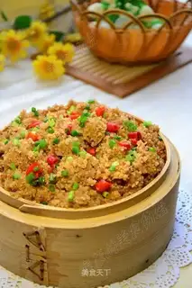 Steamed pork sausage with potatoes