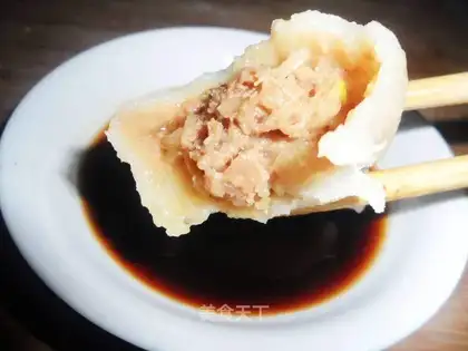 Steamed dumplings with steamed noodles
