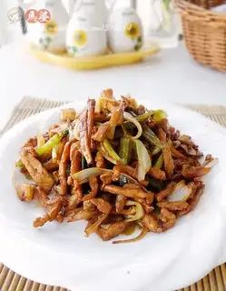 Fried shredded pork with green onion