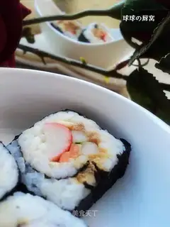 Crab meat stick salad dressing sushi