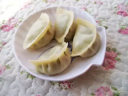 steamed dumplings with three delicacies