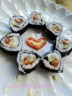 Sardines and pickles sushi