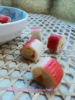 Crab meat rolls sushi