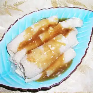 Stuffed bamboo fungus with fresh shrimp and tofu