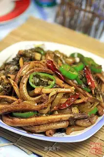 stir-fried fish with pickled cabbage