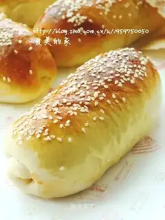 Sausage and meat floss bun